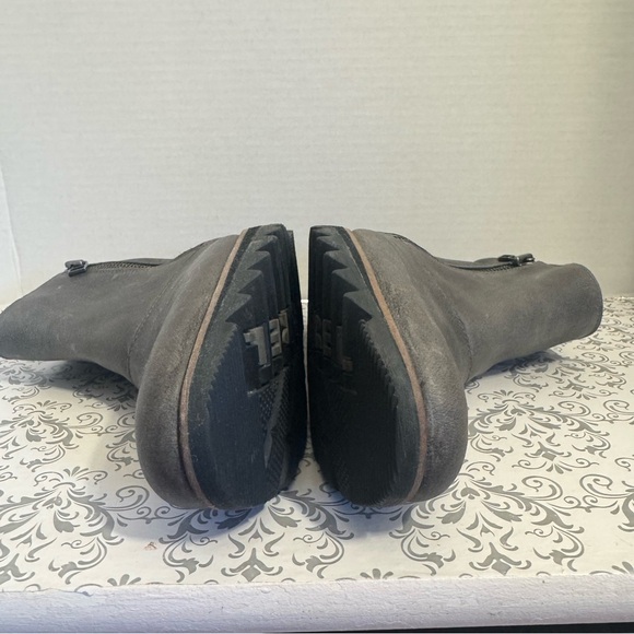 Sorel Harlow Waterproof Chelsea Zip Up Ankle
Boots Size 7.5 - Picture 9 of 10